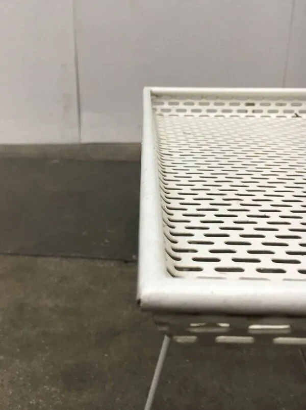 Illustration numéro 3 du produit Table d'appoint allemande du milieu du siècle, années 1950