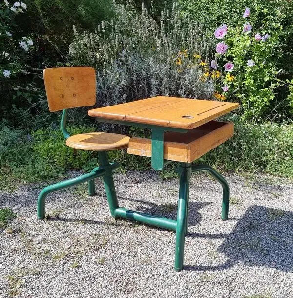 Illustration numéro 3 du produit Bureau écolier prouvé année 50