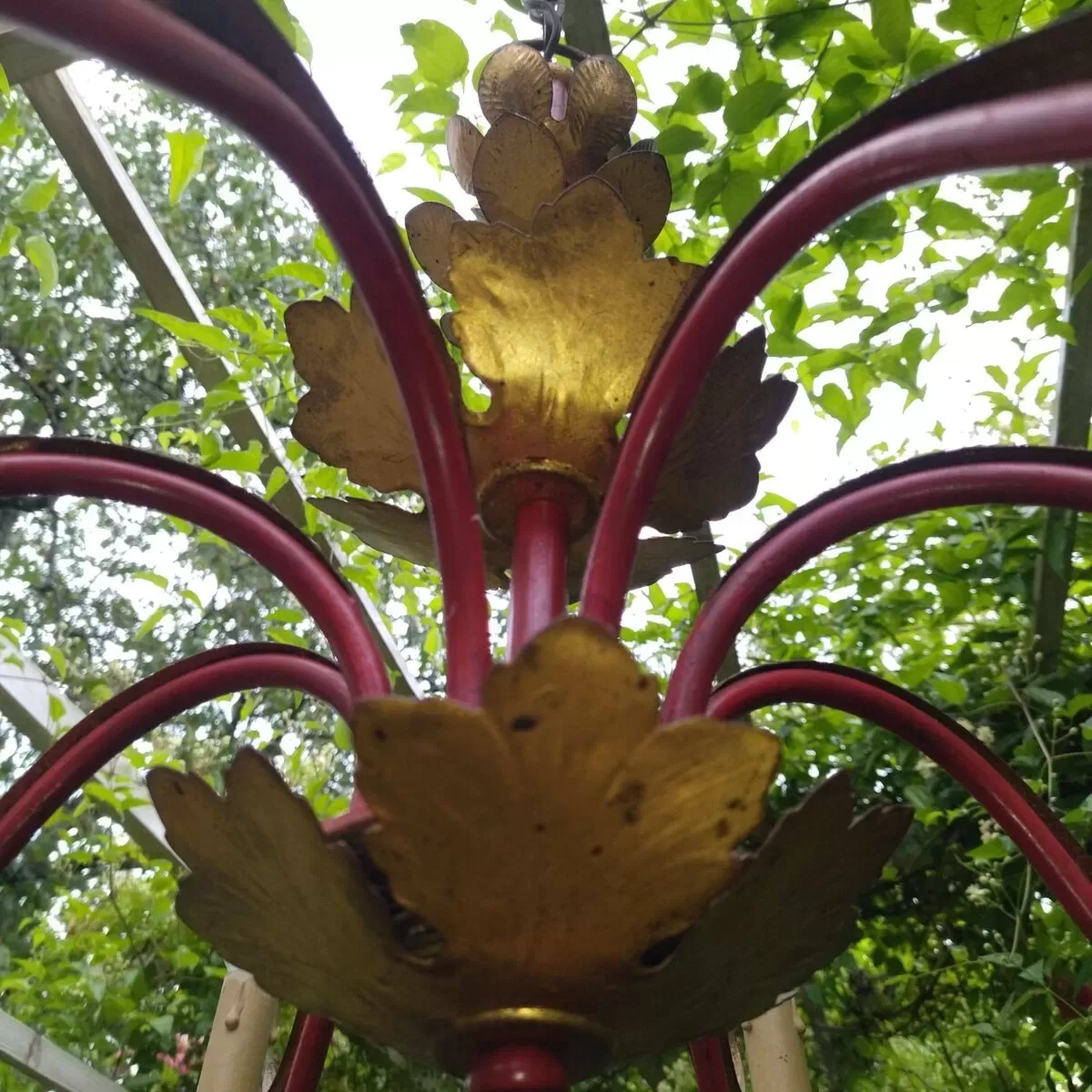 Illustration numéro 3 du produit Lustre tôle doré masca Italy années 60 Hollywood regency