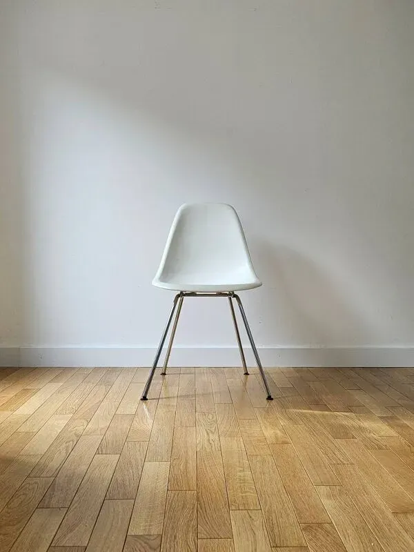 Illustration numéro 3 du produit Charles & Ray EAMES pour VITRA - Chaises ''DSX