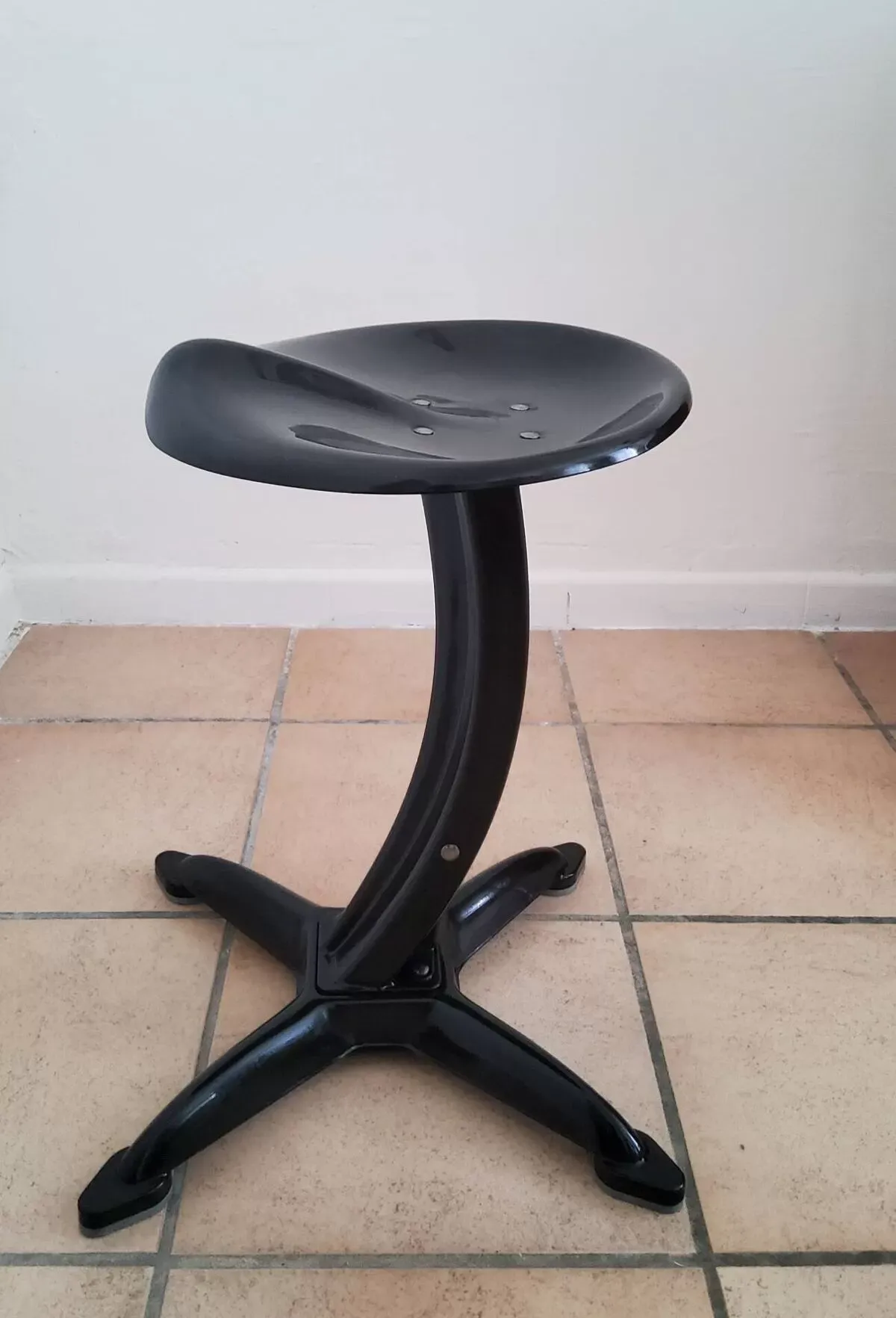 Illustration numéro 3 du produit Tabourets Yasu Sasamoto - Dulton -  vintage industriel