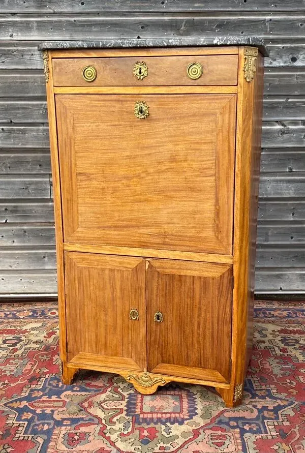 Illustration numéro 3 du produit Secrétaire en acajou d’époque transition XVIII eme siècle