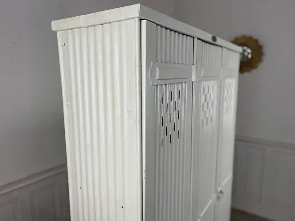 Illustration numéro 3 du produit Vestiaire 1930 Strafor