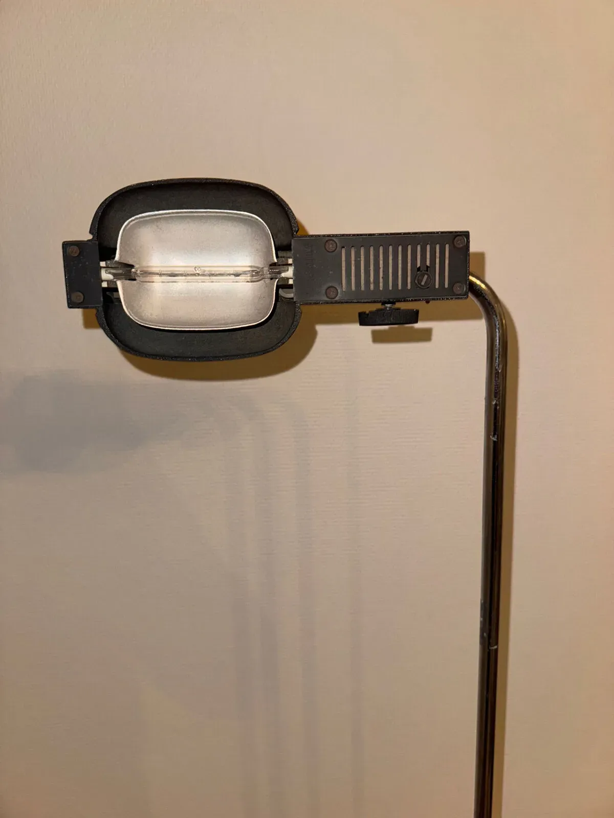 Illustration numéro 3 du produit Lampadaire Camera - Ernesto Gismondi pour Artemide