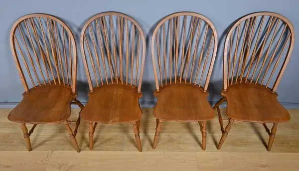 Illustration numéro 3 du produit 4 Chaises Windsor en hêtre, Angleterre début XXe