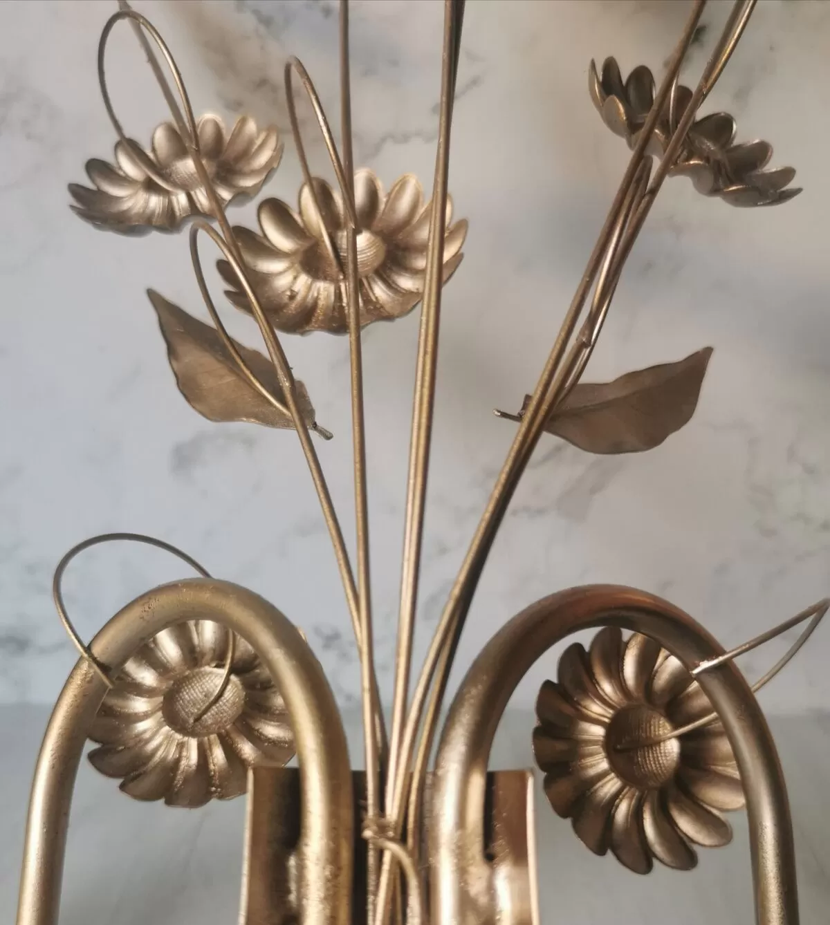 Illustration numéro 3 du produit Applique murale fleurs metal doré