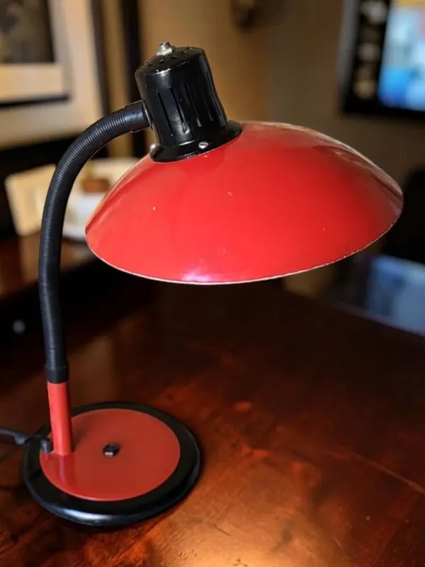 Illustration numéro 3 du produit Lampe de bureau 1980's