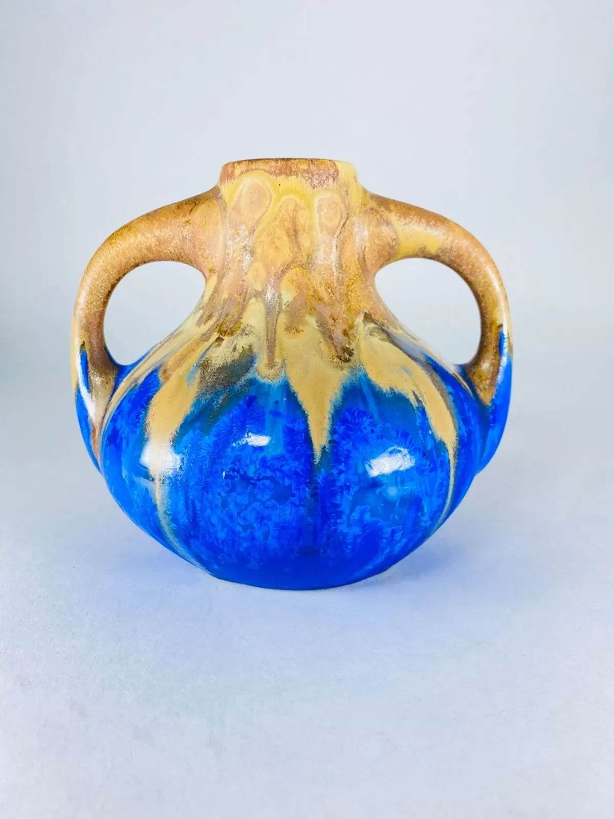 Illustration numéro 3 du produit Vase Boule Gilbert Méténier bleu Gannat