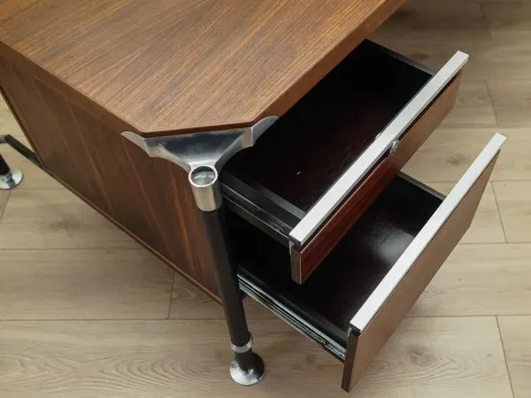 Illustration numéro 3 du produit Bureau en palissandre, design italien, années 1970, designers : Ico et Luisa Parisi, manufacture