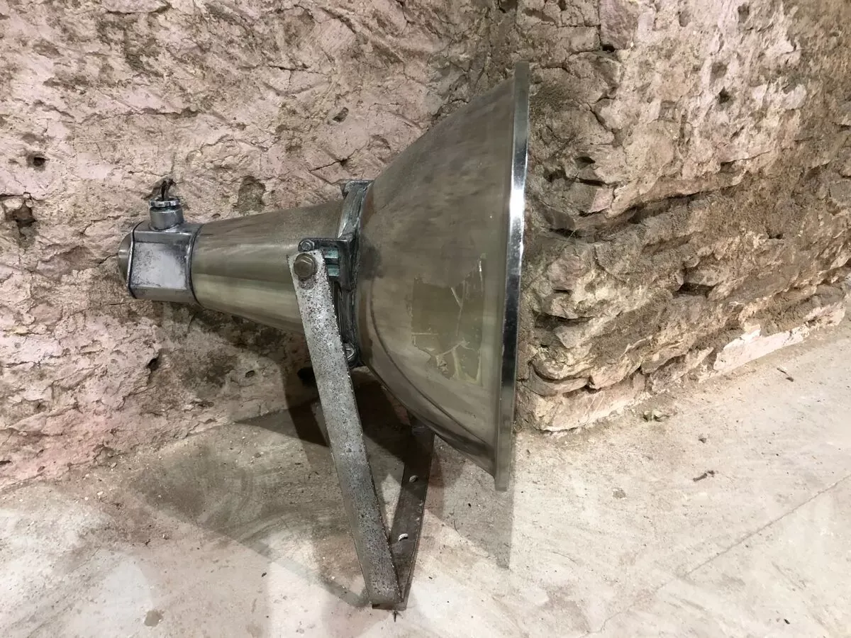 Illustration numéro 3 du produit Suspension industrielle en aluminium poli années 1950/60