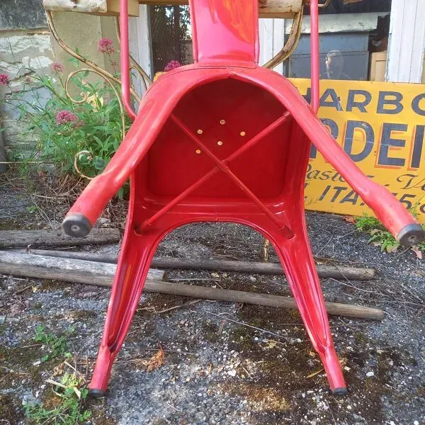 Illustration numéro 3 du produit Ancienne chaise Tolix Xavier Pauchard Rouge