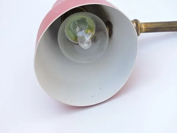 Illustration numéro 3 du produit Lampe de bureau cocotte design Vintage en tole et laiton 1950