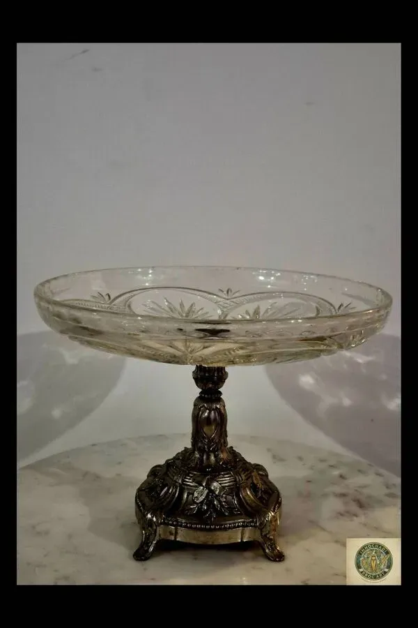 Illustration numéro 3 du produit Plat à gâteau sur piédouche ou coupe à fruits