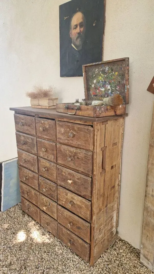 Illustration numéro 3 du produit Meuble de métier