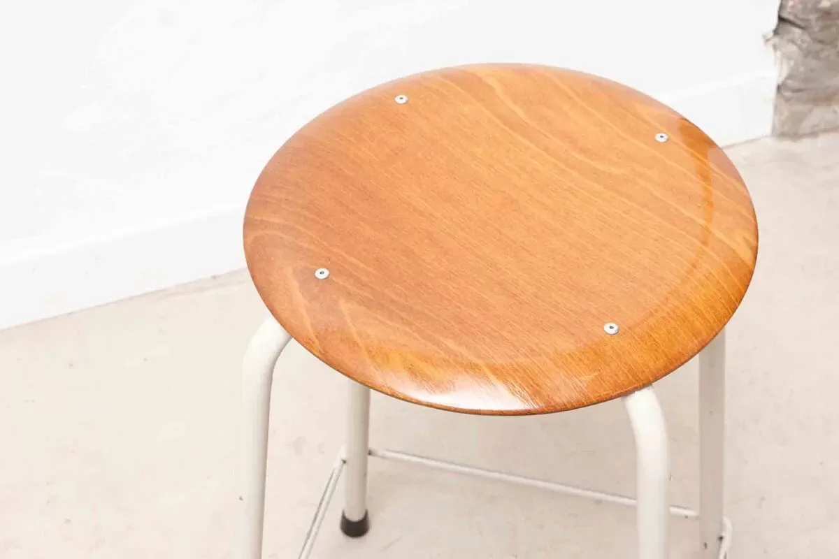 Illustration numéro 3 du produit Tabouret empilable pagholz vintage chêne / gris