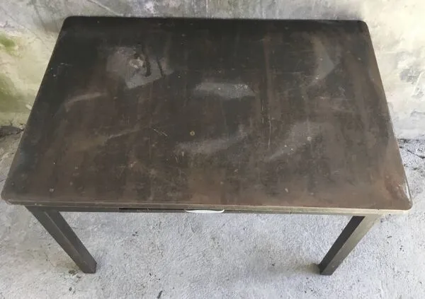 Illustration numéro 3 du produit Table métallique à tiroir industrielle ou militaire