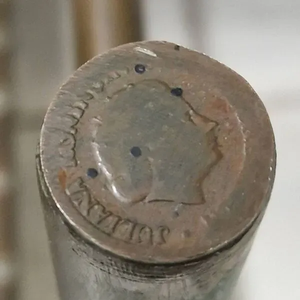 Illustration numéro 3 du produit Chaise trône en cuivre et laiton par Cor de Ree, Pays-Bas 1990