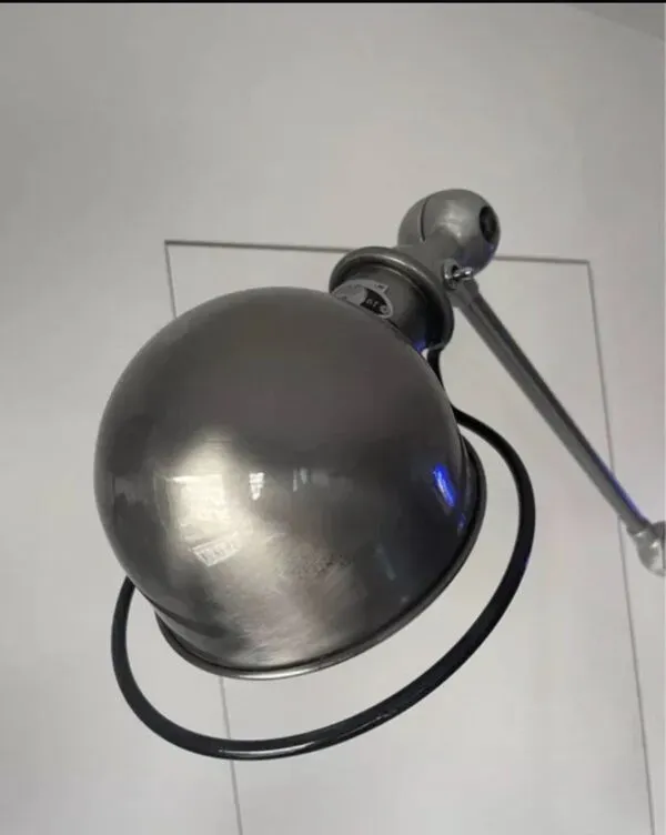 Illustration numéro 3 du produit Lampe Jieldé