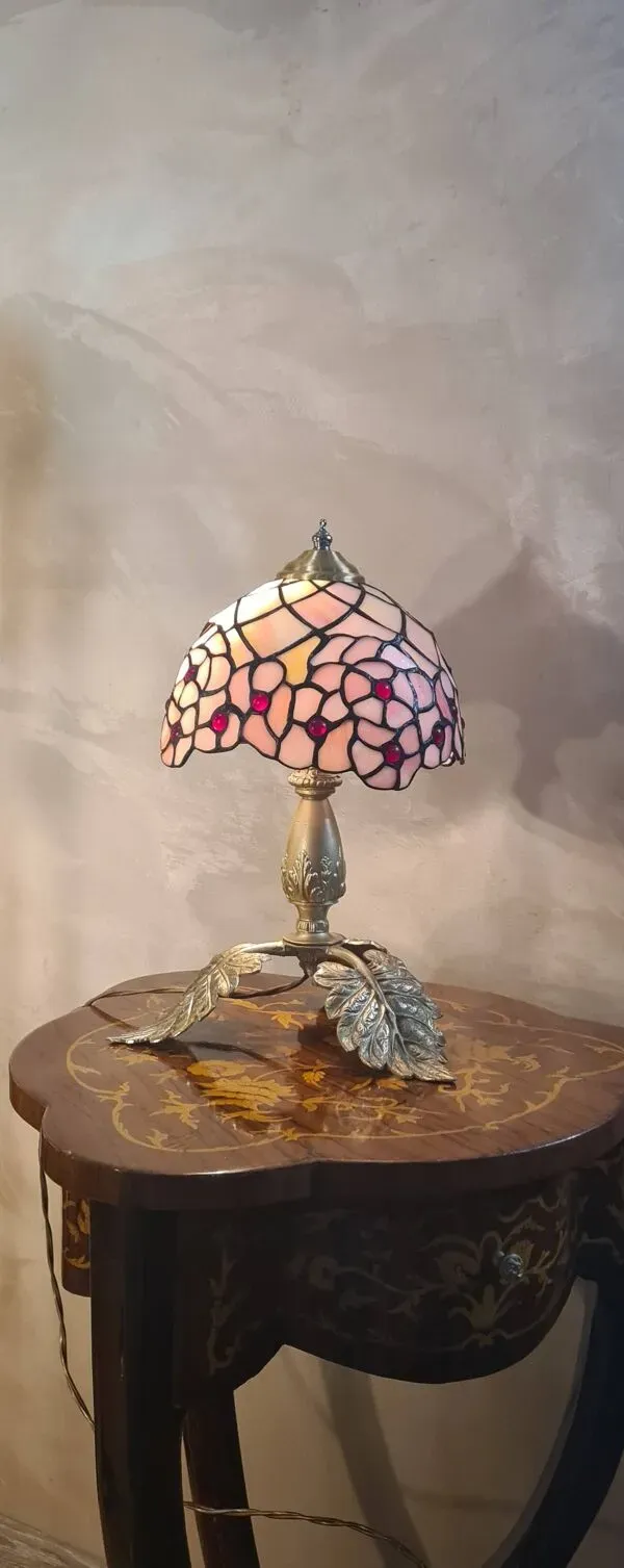 Illustration numéro 3 du produit lampe bronze ancien pied feuille  et pate de verre vitrail  art nouveau