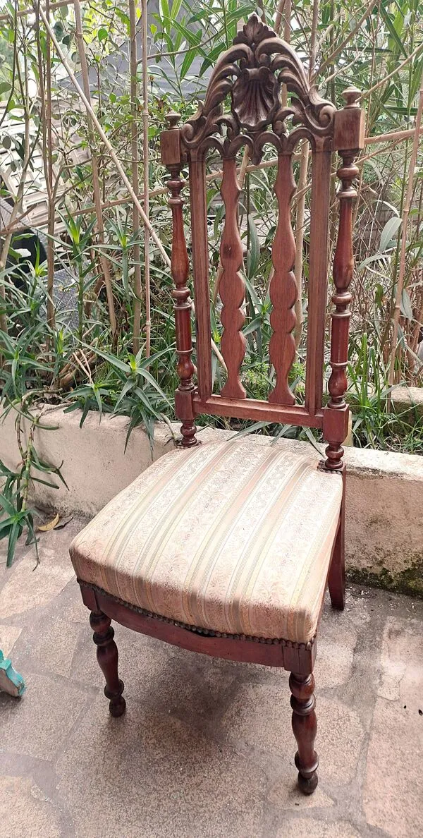 Illustration numéro 3 du produit Chaise de Nourrice Napoléon III en  bois foncé vernissé assise tissu rayé 1