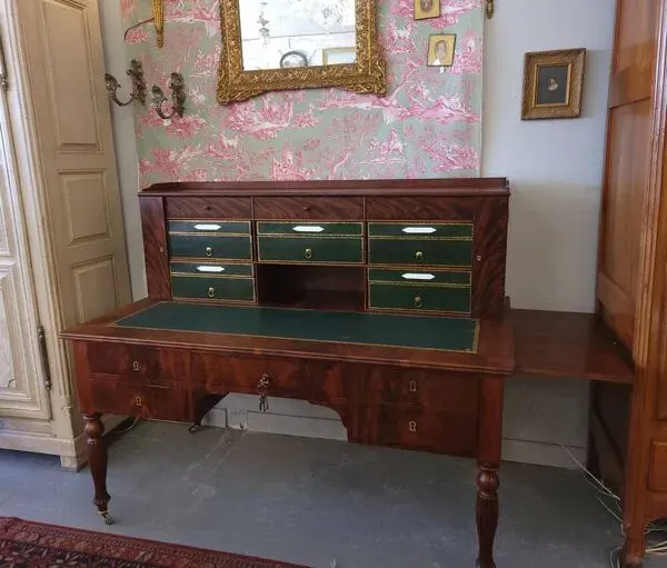 Illustration numéro 3 du produit Bureau Cartonnier Louis-Philippe