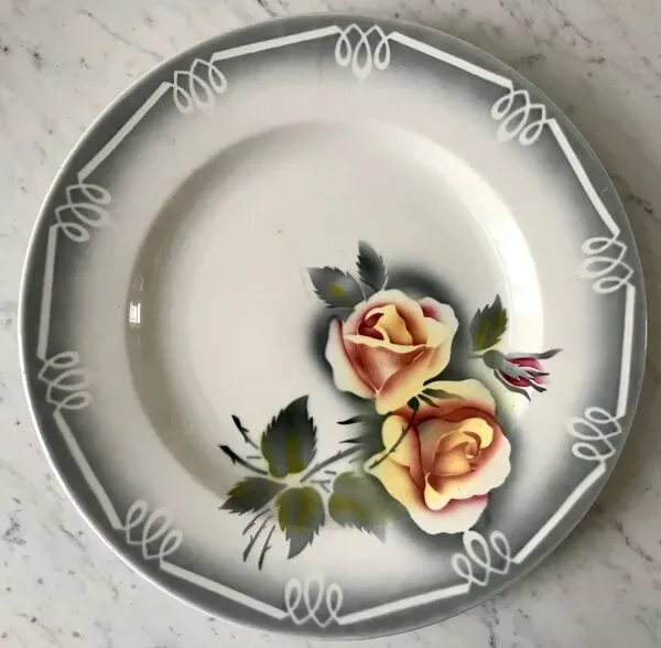 Illustration numéro 3 du produit Plat rond Digoin Sarreguemines modèle ''Adèle'' années 30-40