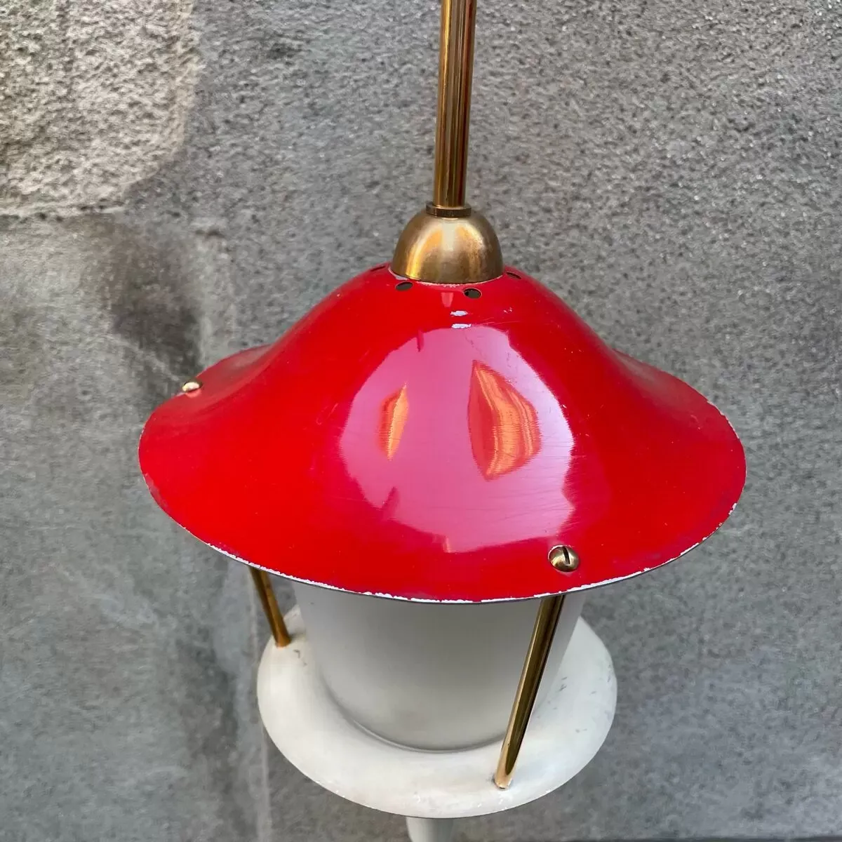 Illustration numéro 3 du produit Suspension années 50 tôle rouge