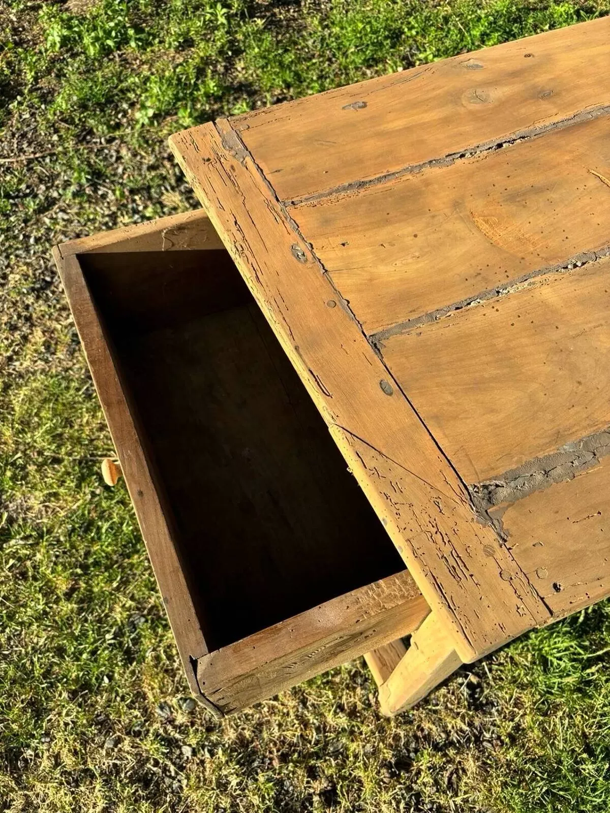 Illustration numéro 3 du produit Table d’atelier