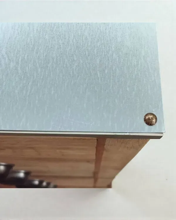 Illustration numéro 3 du produit Meuble de métier vintage à tiroirs