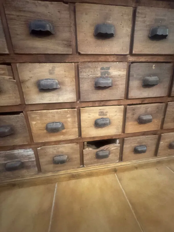 Illustration numéro 3 du produit Meuble de métier