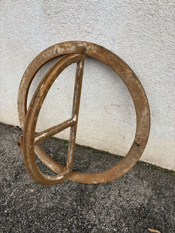 Illustration numéro 3 du produit Œil de bœuf en fonte