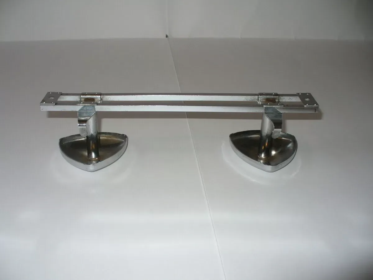 Illustration numéro 3 du produit Porte manteau industriel des années 50