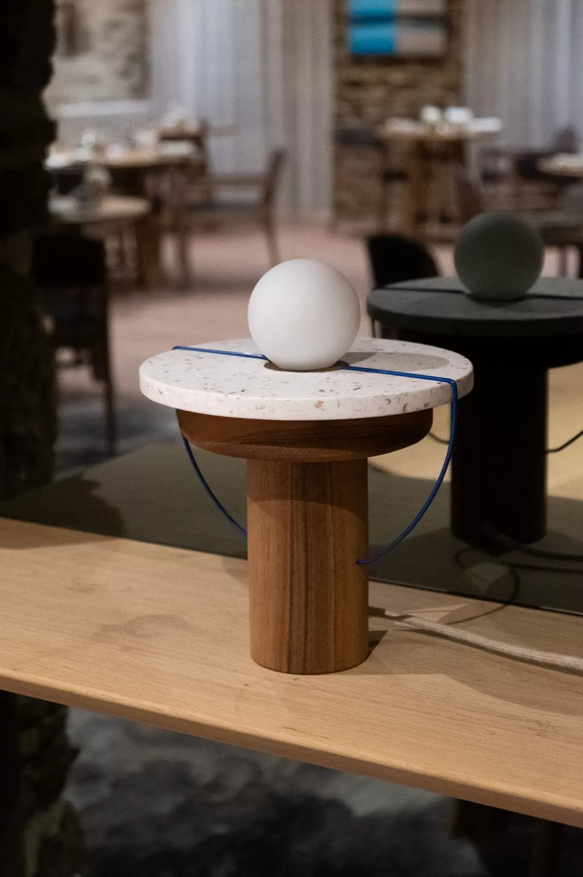 Illustration numéro 3 du produit Lampe coquillages recyclés - MA01 - Les Pierres Noires