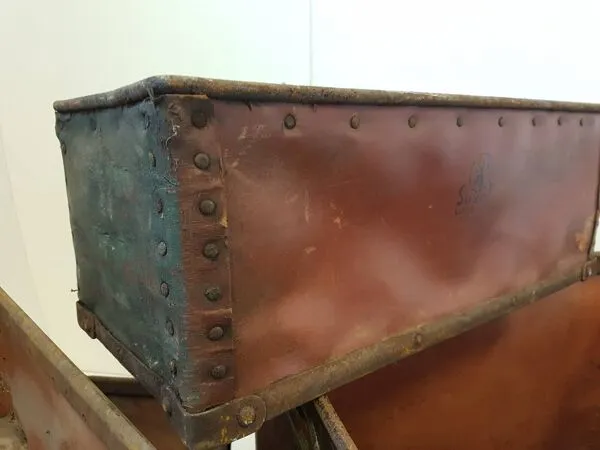 Illustration numéro 3 du produit Lot de 11 caisses bac stockage suroy industrielles loos france vintage 1950