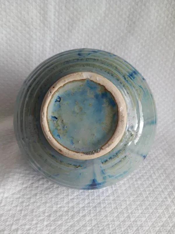 Illustration numéro 3 du produit Vase à anses double pont, émail bleu coulé, Vallauris années 1960–1970