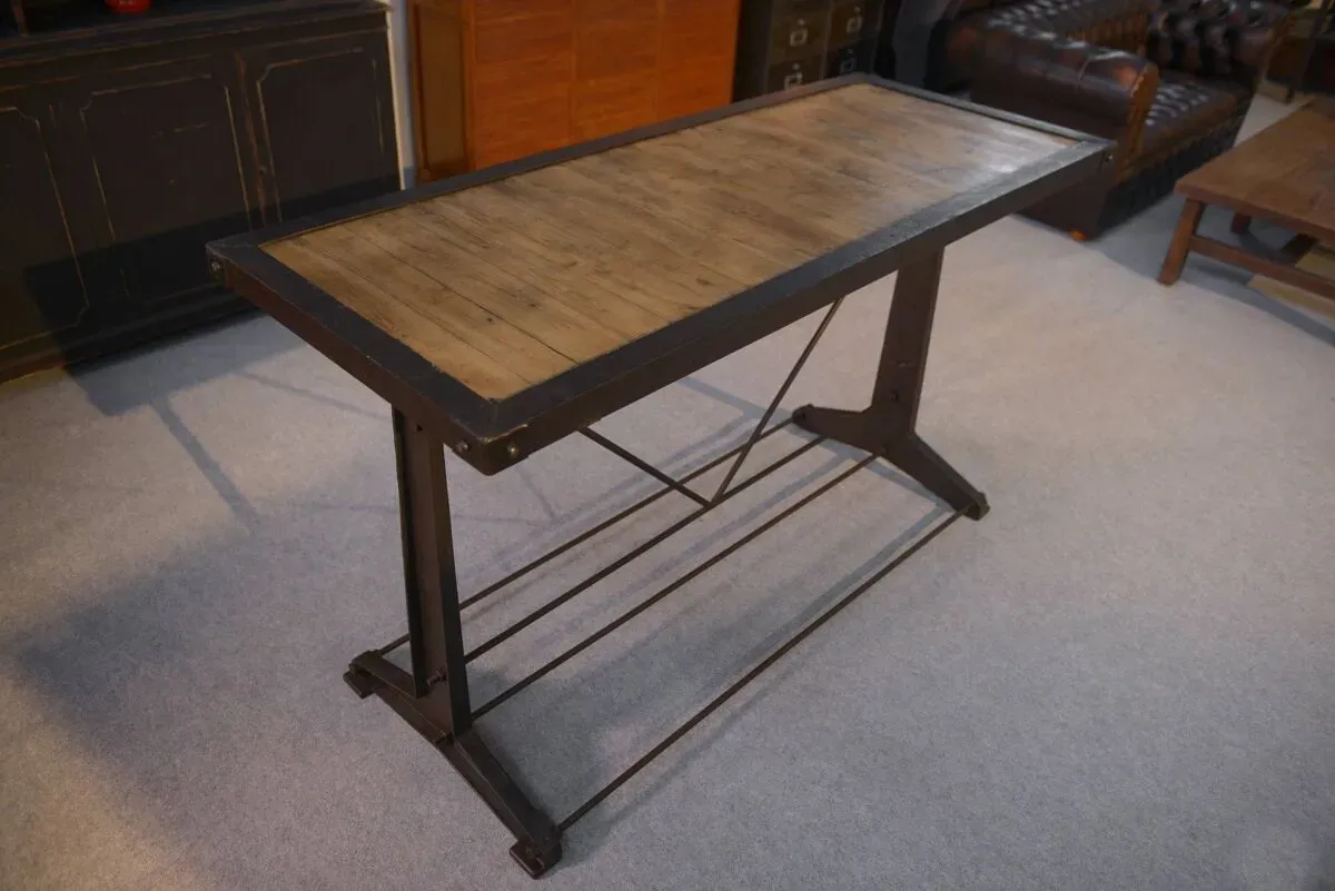 Illustration numéro 3 du produit Console industrielle en chêne