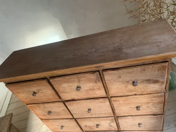 Illustration numéro 3 du produit Commode, meuble de mercerie, de métier vintage