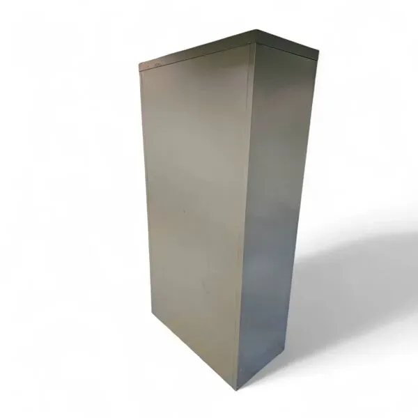 Illustration numéro 3 du produit Armoires de laboratoire / industrielles en métal / Années 1960 / N.V. Boma