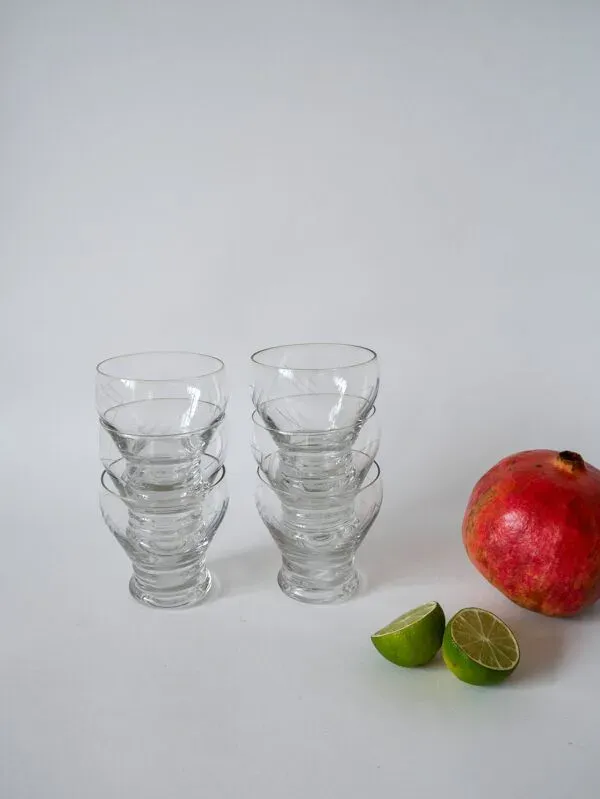 Illustration numéro 3 du produit lot de 6 verres à vin en verre ciselé 1960 9 X 8 cm