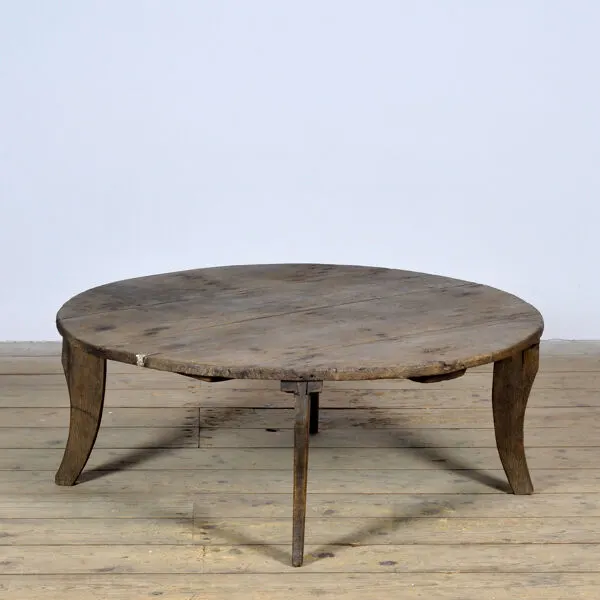 Illustration numéro 3 du produit Petite table basse, vers 1920