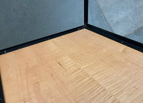 Illustration numéro 3 du produit Table d'appoint modèle T-Angle 306 minimaliste du milieu du siècle par Florence Knoll pour Knoll International, années 1950