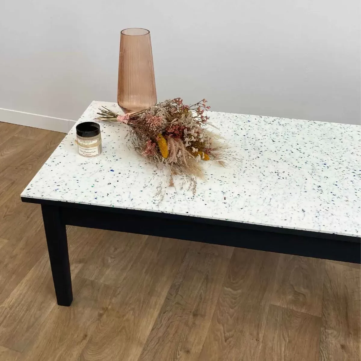 Illustration numéro 3 du produit Table basse design