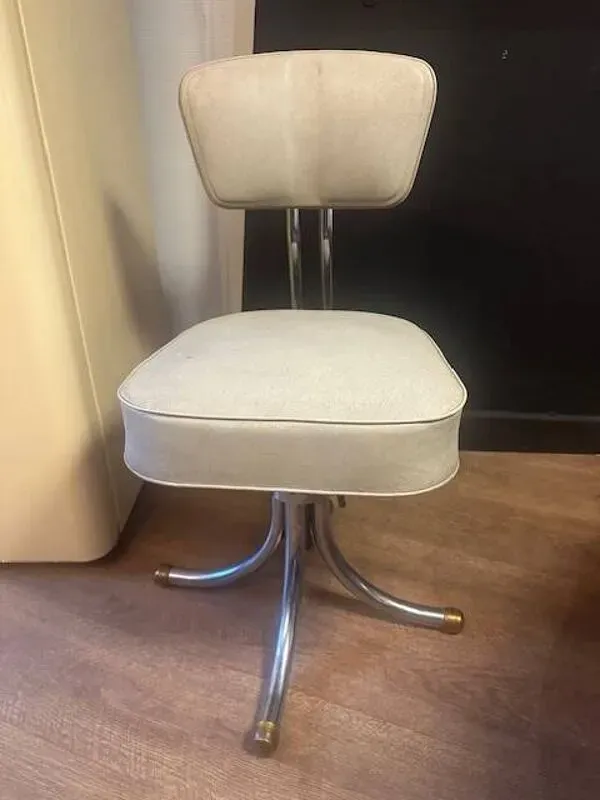 Illustration numéro 3 du produit Chaise de bureau vintage en métal et cuir