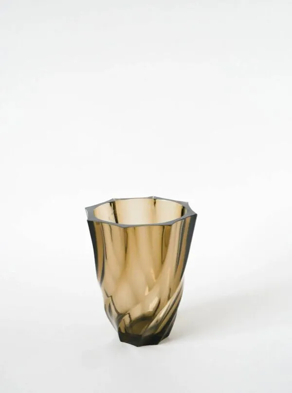 Illustration numéro 3 du produit Vase facetté en verre fumé, 1970