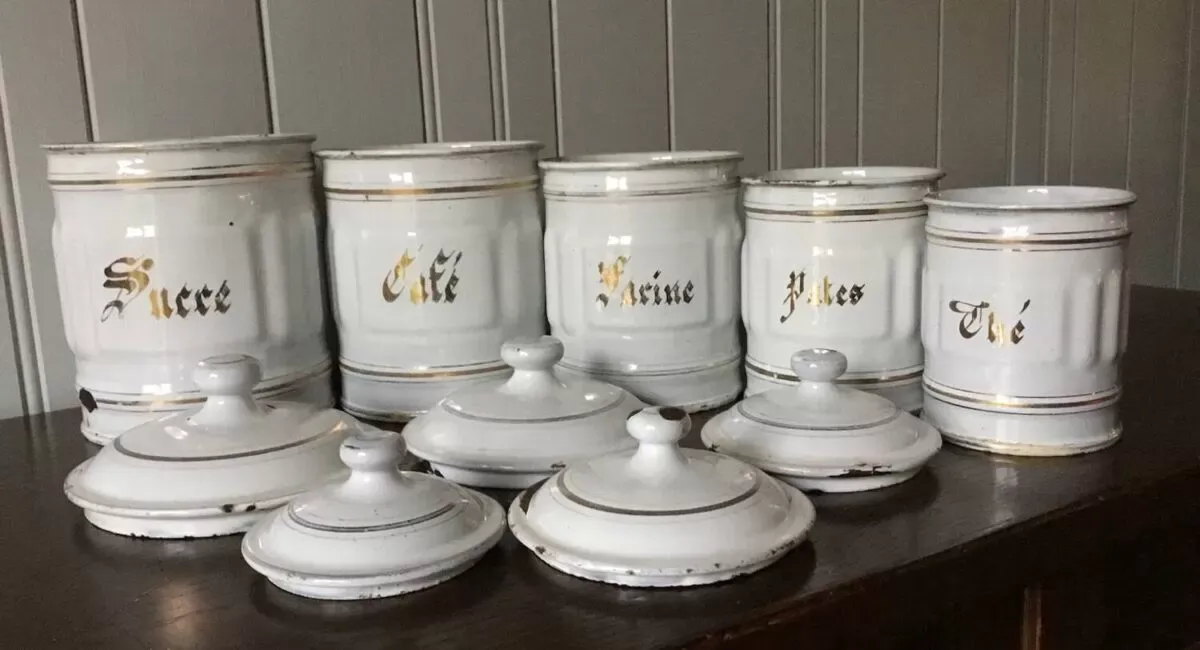 Illustration numéro 3 du produit Pots en tôle émaillée