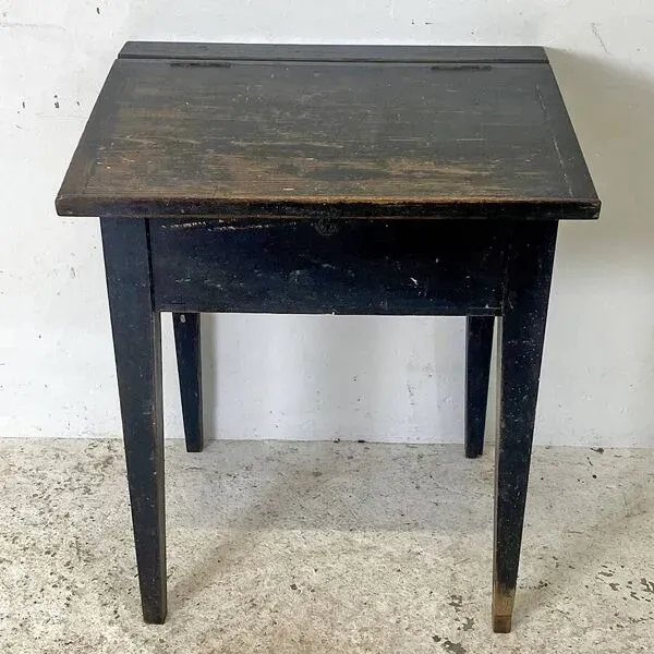 Illustration numéro 3 du produit Pupitre d'école vintage 1950's