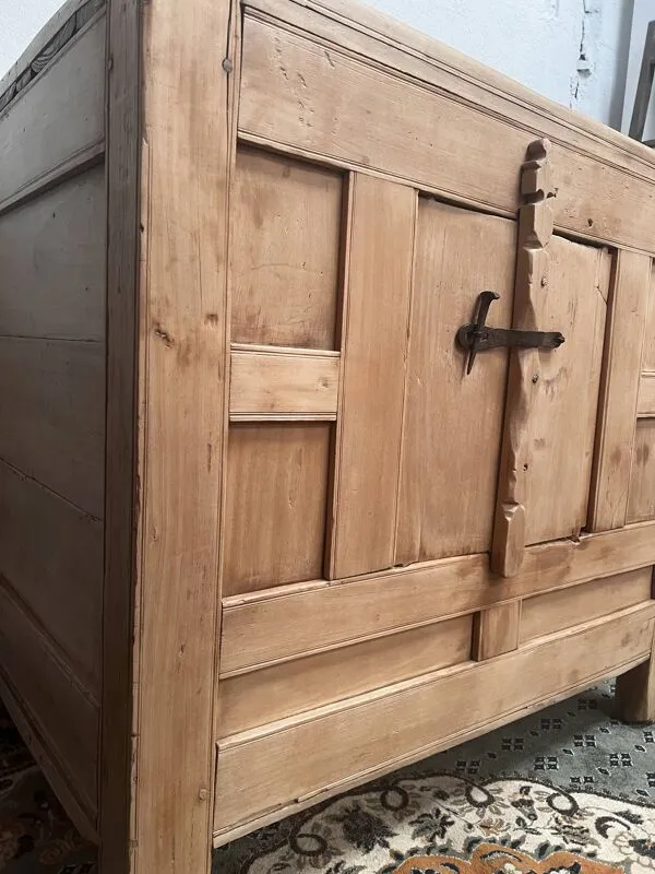 Illustration numéro 3 du produit Ancien garde-manger en Pitch pin - début XXe siècle