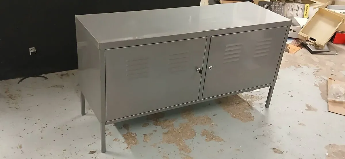 Illustration numéro 3 du produit Petit meuble / enfilade indus  gris souris.