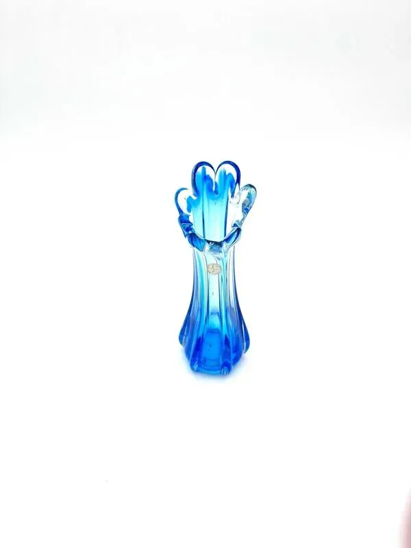 Illustration numéro 3 du produit Vase Swing Sculptural – Verre Étiré Bleu Azur – Artisanat Coréen 1970