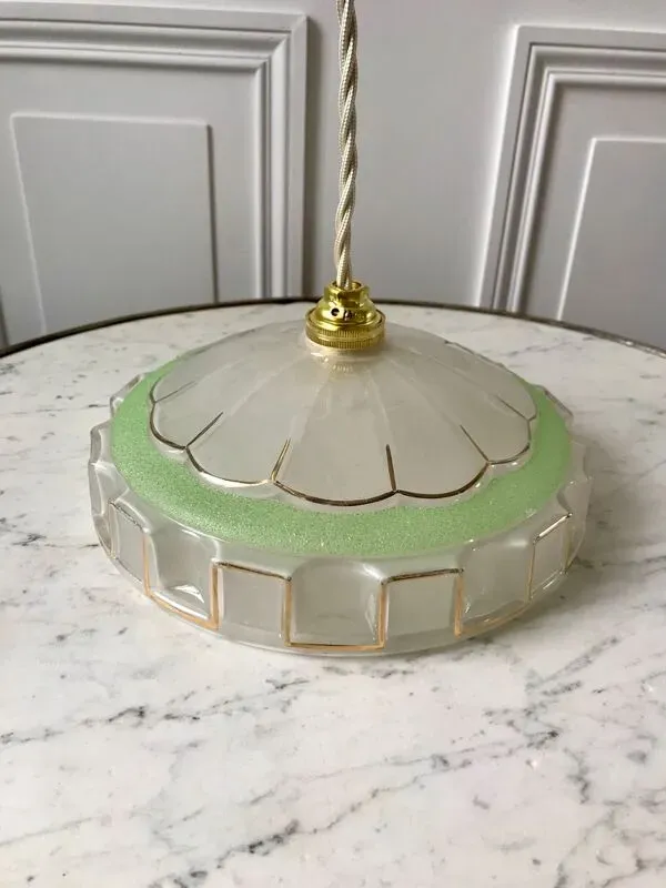 Illustration numéro 3 du produit Suspension en verre granité vert années 50-60